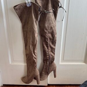 Women's Over-the-Knee Boots in Brown Suede